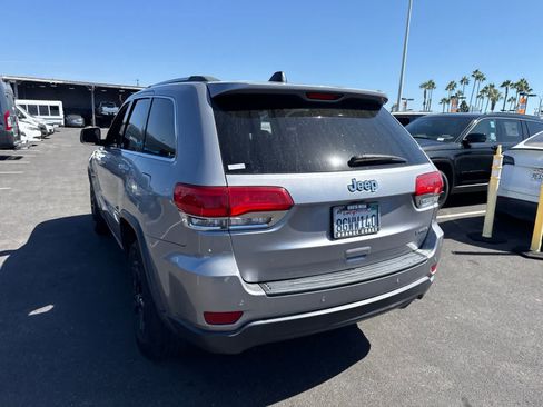 Used 2018 Jeep Grand Cherokee Laredo RWD image 22