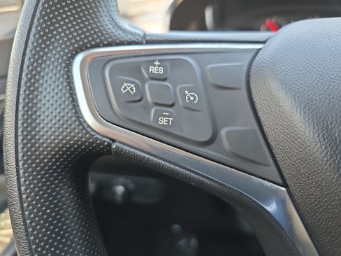 Used 2019 Chevrolet Equinox LS FWD image 17