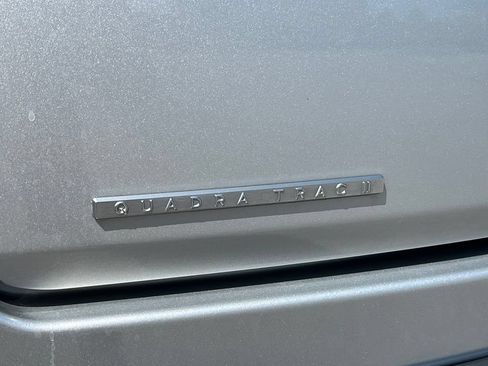 Used 2022 Jeep Wagoneer Series III w/ Premium Group I AWD/4WD image 15