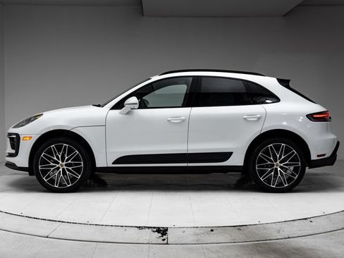 Certified 2026 Porsche Macan AWD/4WD image 2