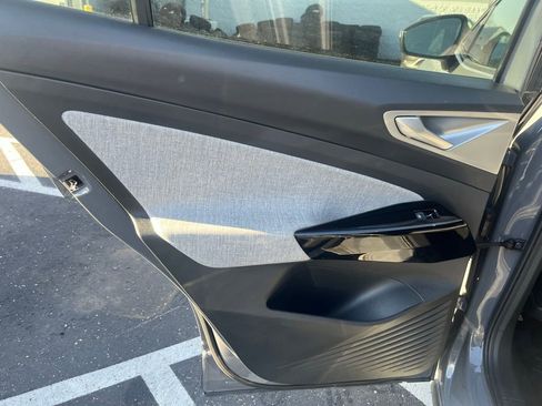 Used 2023 Volkswagen ID.4 Pro image 21