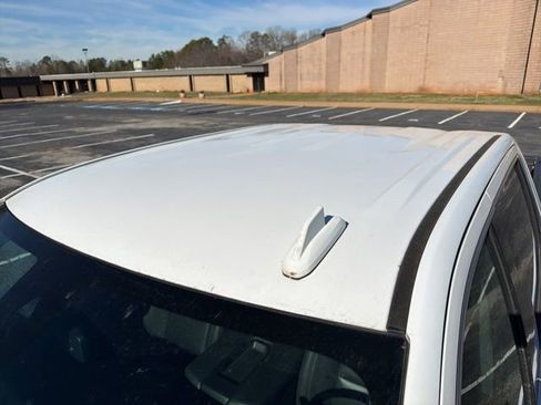 Used 2024 GMC Sierra 1500 SLT image 12