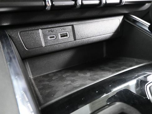 Used 2024 GMC Canyon Elevation image 23