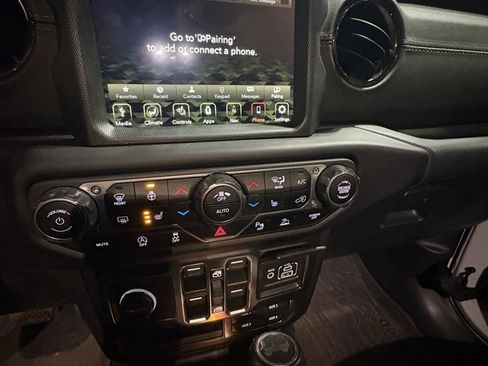 Used 2021 Jeep Wrangler Unlimited Sahara image 14