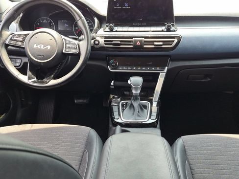 Used 2023 Kia Seltos S w/ Navigation Package FWD image 13