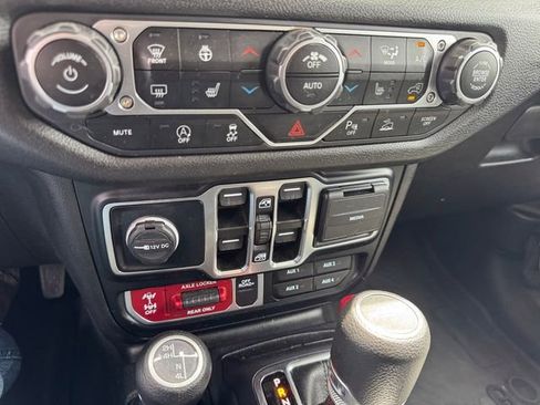 Used 2024 Jeep Gladiator Sport AWD/4WD image 21