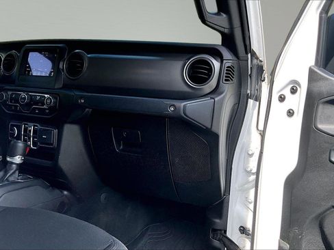 Certified 2023 Jeep Gladiator Sport AWD/4WD image 17