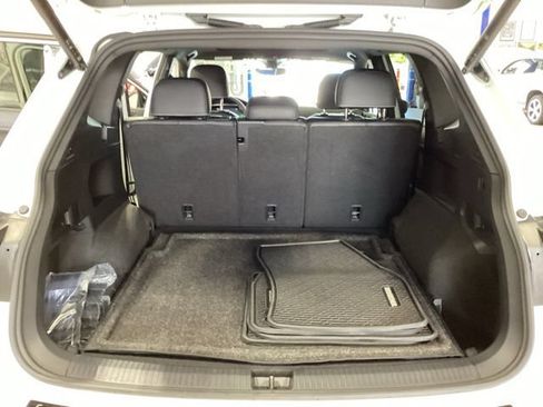 Certified 2024 Volkswagen Tiguan SE R-Line AWD/4WD image 16