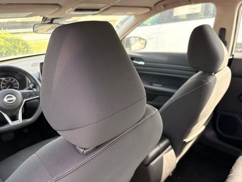 Used 2024 Nissan Altima 2.5 SV FWD image 25
