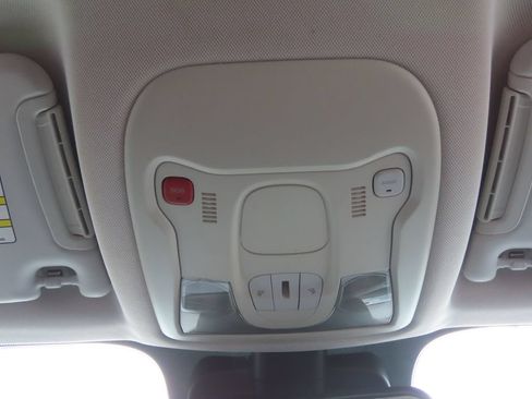 Used 2018 Jeep Renegade Latitude w/ UConnect 8.4 Nav Group FWD image 49