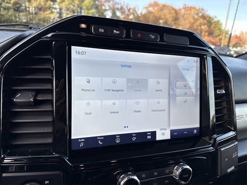 Used 2022 Ford F250 Lariat w/ Black Appearance Package image 29