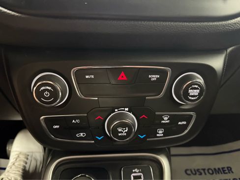 Used 2020 Jeep Compass Latitude AWD/4WD image 20
