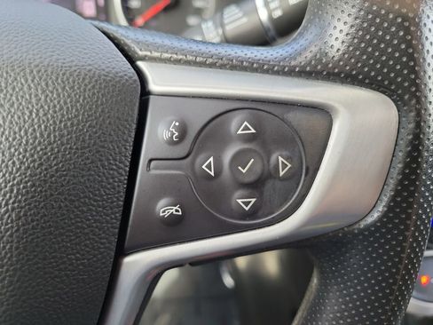 Used 2022 GMC Acadia SLE image 14