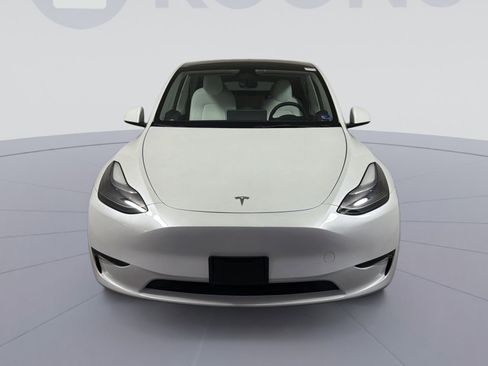 Used 2023 Tesla Model Y Long Range image 11