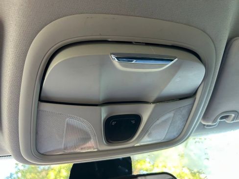 Used 2019 Jeep Cherokee Latitude w/ Popular Appearance Group FWD image 28
