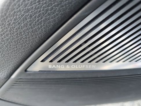 Used 2023 Audi RS Q8 w/ Black Optic Package image 28