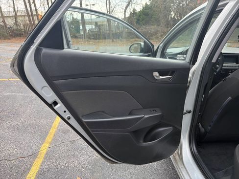 Used 2018 Hyundai Accent SE image 16