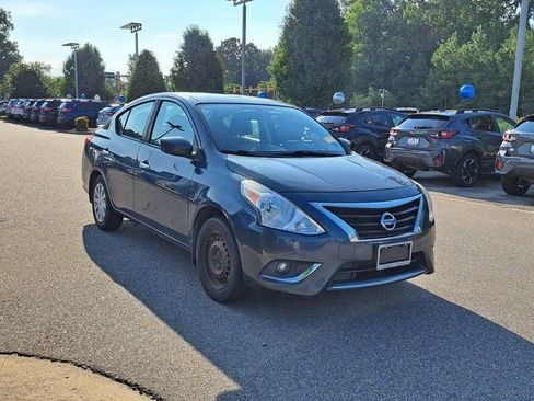 Used 2016 Nissan Versa SV w/ Fog Lights Package FWD image 4