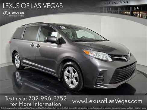 Used 2019 Toyota Sienna LE image 1
