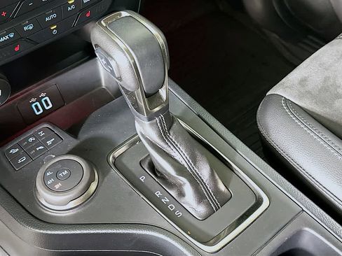 Certified 2022 Ford Ranger Lariat w/ Tremor Off-Road Package image 17