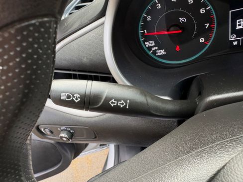Used 2022 Chevrolet Malibu LT FWD image 35
