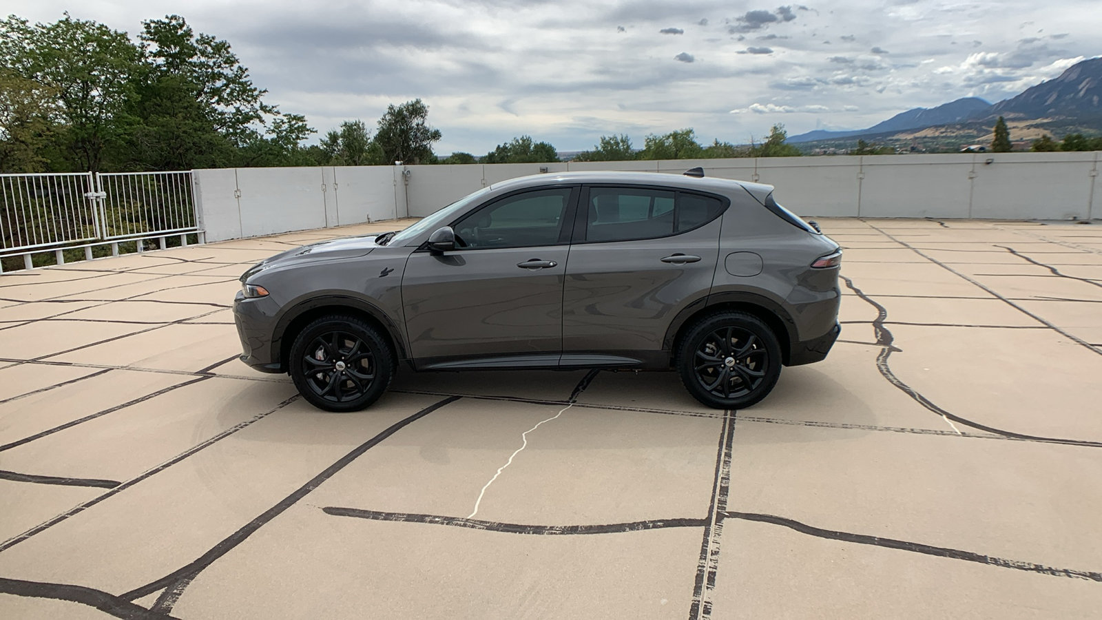 Used 2024 Dodge Hornet R/T w/ R/T Blacktop Package AWD/4WD image 2