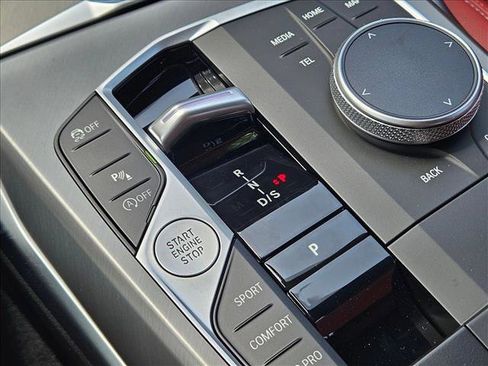 Used 2025 BMW 230i Coupe w/ M Sport Package image 11