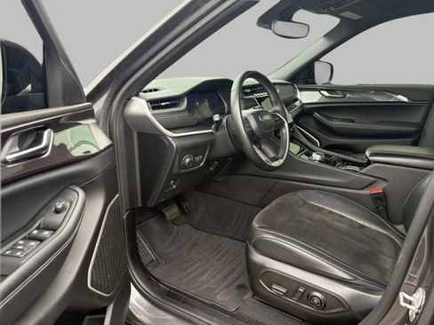 Used 2022 Jeep Grand Cherokee L Laredo image 10