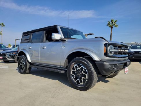 Used 2021 Ford Bronco Outer Banks image 3