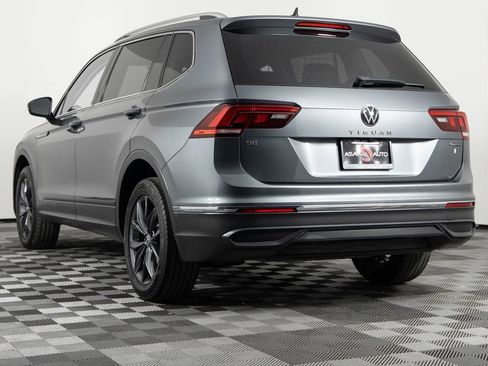 Used 2022 Volkswagen Tiguan SE AWD/4WD image 5