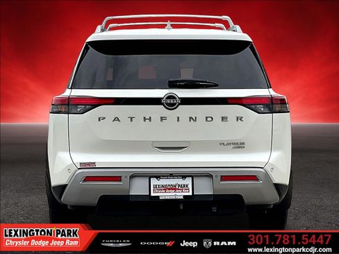 Used 2024 Nissan Pathfinder Platinum AWD/4WD image 6