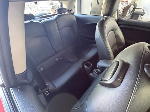 Used 2021 MINI Cooper 2-Door Hardtop FWD image 17