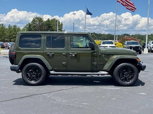 Used 2021 Jeep Wrangler Unlimited Sahara AWD/4WD image 2