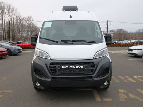 Used 2025 RAM ProMaster 2500 w/ Convenience Group image 8