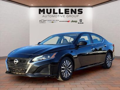 Used 2023 Nissan Altima 2.5 SV