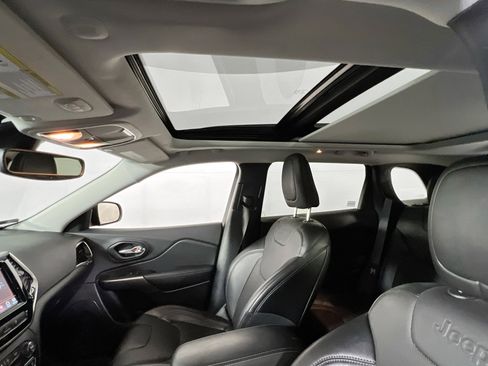 Used 2022 Jeep Cherokee Limited image 21