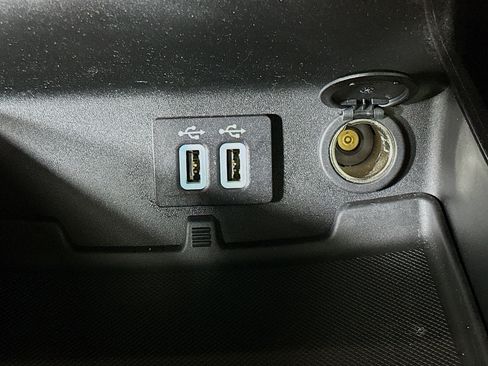 Used 2020 Ford Fusion SE FWD image 25