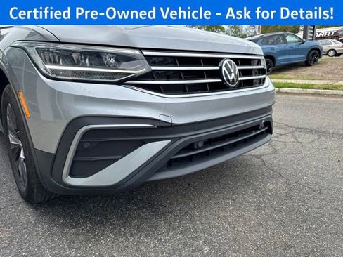 Certified 2023 Volkswagen Tiguan SE w/ Panoramic Sunroof Package AWD/4WD image 14