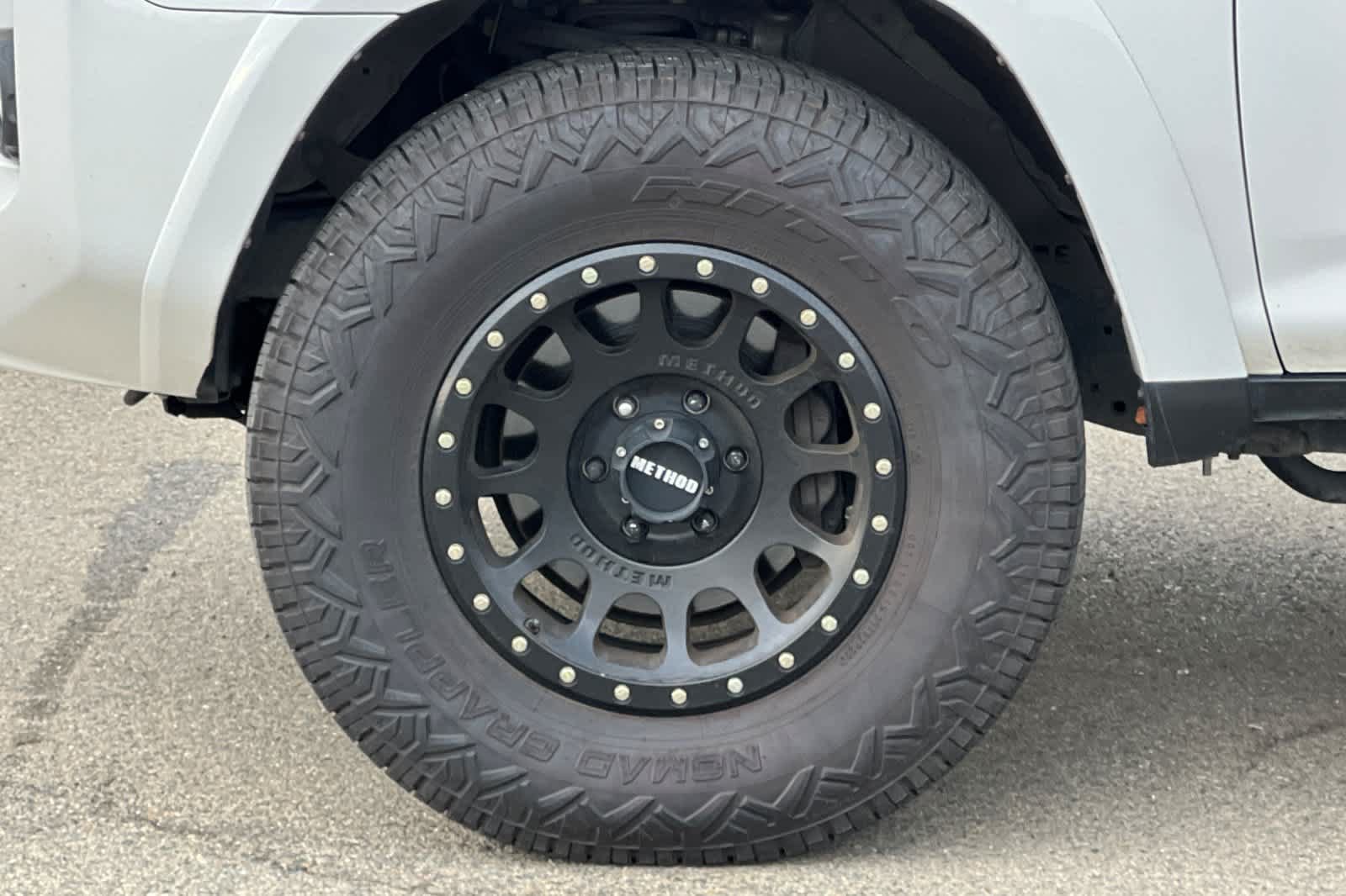 Used 2018 Toyota 4Runner SR5 AWD/4WD image 13