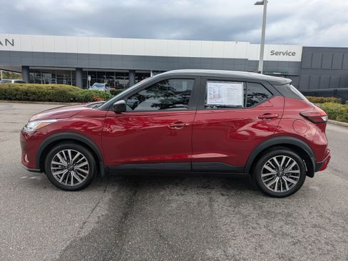Certified 2024 Nissan Kicks SV FWD image 7