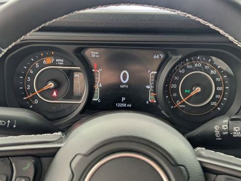 Used 2025 Jeep Wrangler Unlimited Sport AWD/4WD image 16