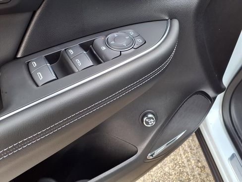 New 2026 Buick Envision Avenir image 10