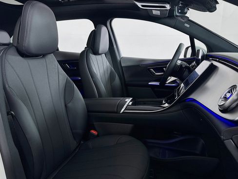 New 2026 Mercedes-Benz EQE 320 4MATIC SUV image 6
