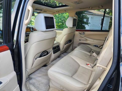 Used 2010 Lexus LX 570 4WD image 12