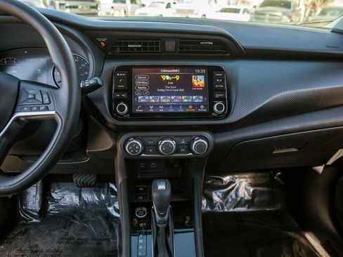 Used 2024 Nissan Kicks SV image 15