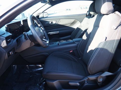 Used 2024 Ford Mustang Coupe image 6