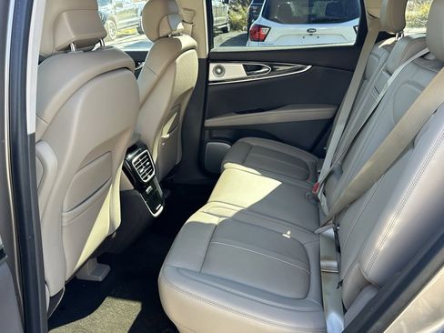 Used 2021 Lincoln Nautilus Reserve w/ Equipment Group 202A image 20