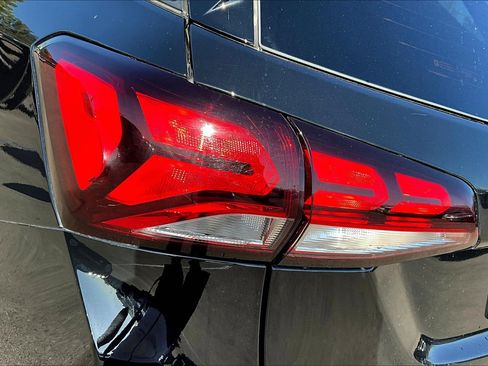 Used 2024 Chevrolet Equinox LT image 29