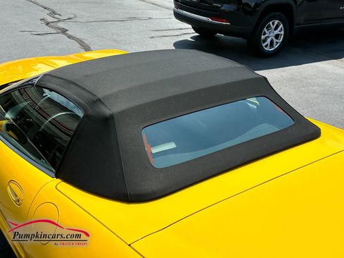 Used 2003 Chevrolet Corvette Convertible w/ Preferred Equipment Group1 image 16