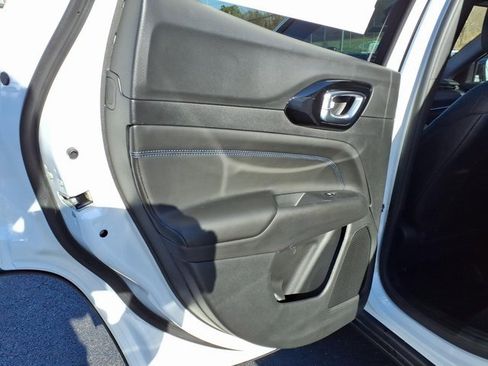 New 2026 Jeep Compass Latitude image 10